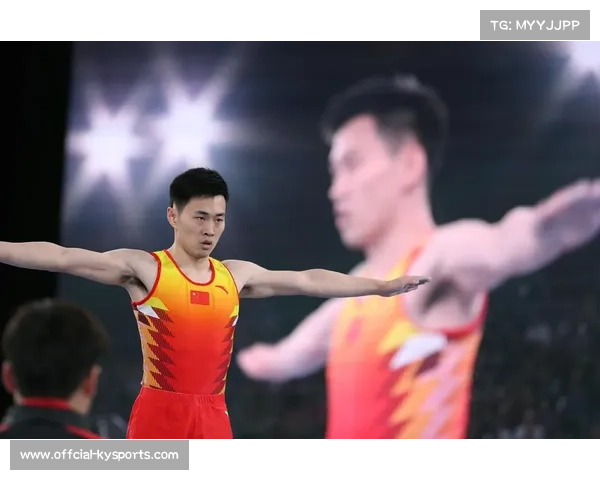 蹦床世锦赛中国南京结束,运动员展现高难度动作 蹦床世锦赛中国南京结束,运动员展现高难度动作